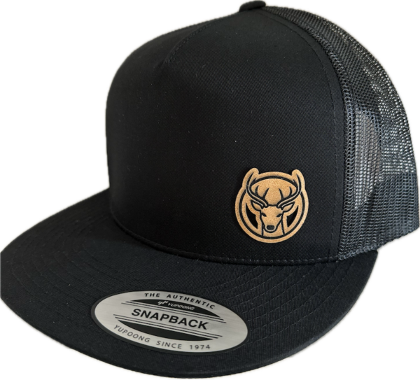 Trucker Cap mit Hirschlogo Leather