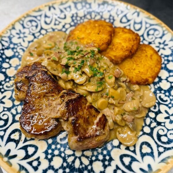 schweinsmedaillons mit jägersauce und Rösti